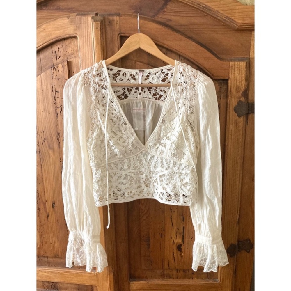 Free People Sorelle Lace V-Neck White Ivory Lace Crop Top Blouse - Picture 2 of 16